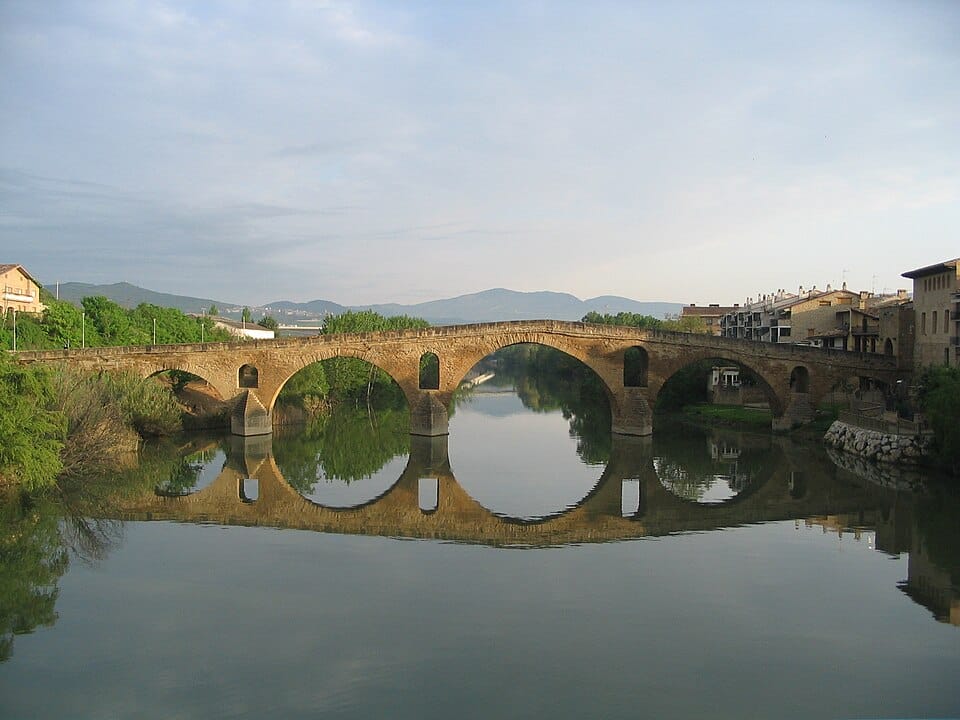 Puente Románico (Romanesque Bridge)